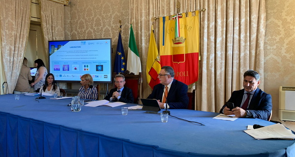 Nell’Albergo dei Poveri nasce la Casa delle Tecnologie Emergenti, Napoli punta sull'industria culturale e creativa